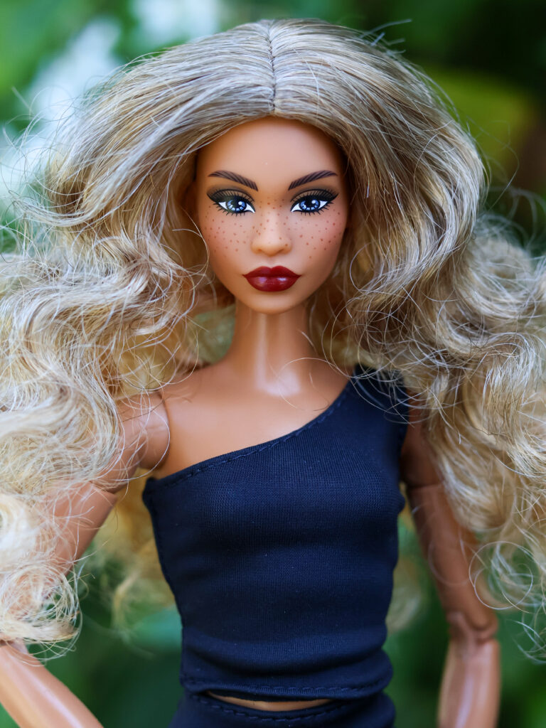Barbie Basics Kit You Create #1 Shirl