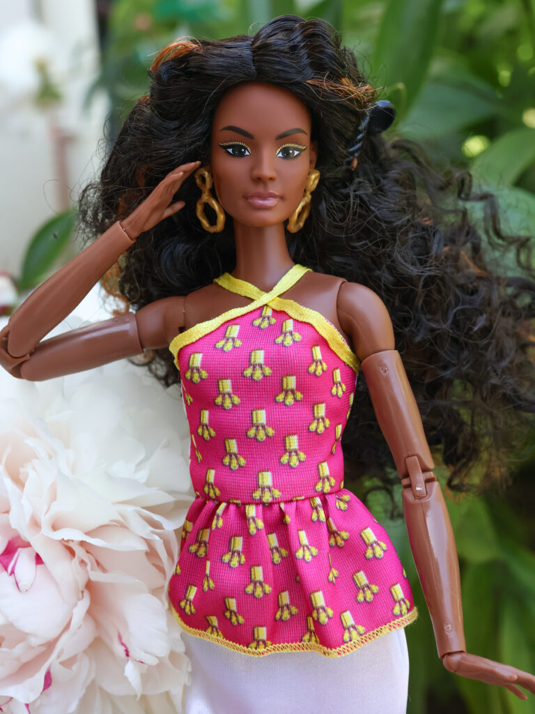Barbie Signature You Create Barbie Basics Deluxe Kit 004